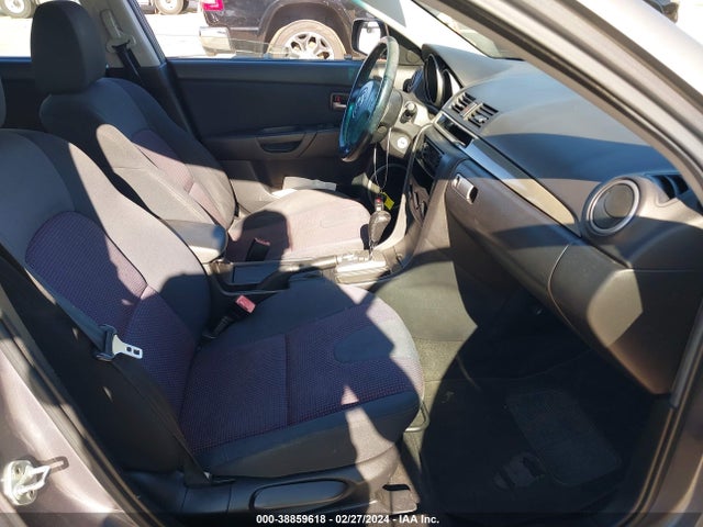 2005 MAZDA MAZDA3 S VIN: JM1BK143051302290