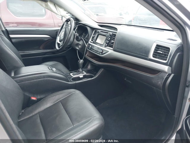 Toyota Highlander Le V6 2014 5TDBKRFH2ES012546 Image 5