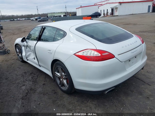 2013 PORSCHE PANAMERA WP0AA2A7XDL016526 Photo 2
