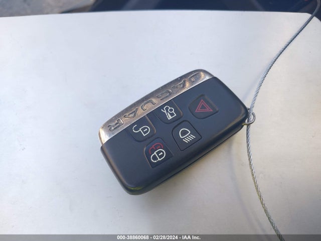 2018 JAGUAR XF SAJBR4FX2JCY69498 Photo 10