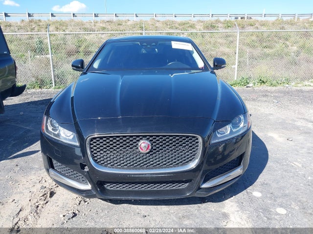 Jaguar Xf 25t 2018 SAJBR4FX2JCY69498 Image 12