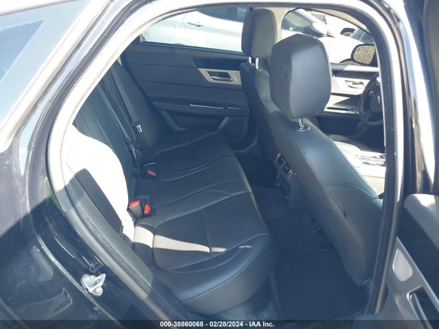 2018 JAGUAR XF SAJBR4FX2JCY69498 Photo 7