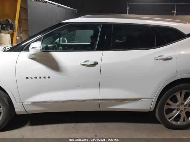3GNKBKRS1KS688869 Chevrolet Blazer Premier