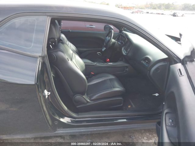 2C3CDZBT7FH737301 Dodge Challenger R/t Plus