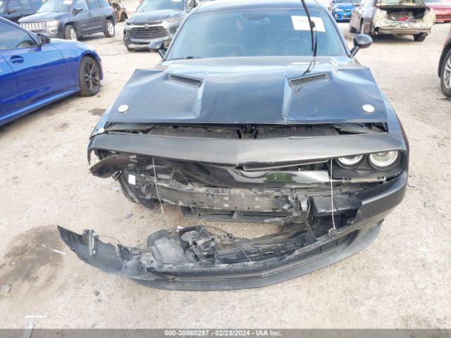 2C3CDZBT7FH737301 Dodge Challenger R/t Plus