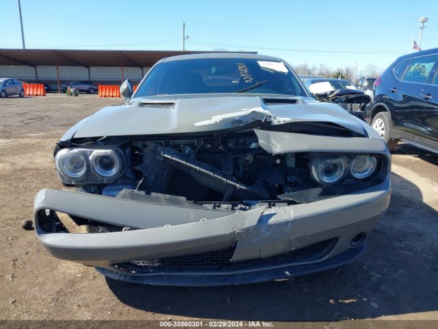 2C3CDZAG7JH287002 Dodge Challenger Sxt