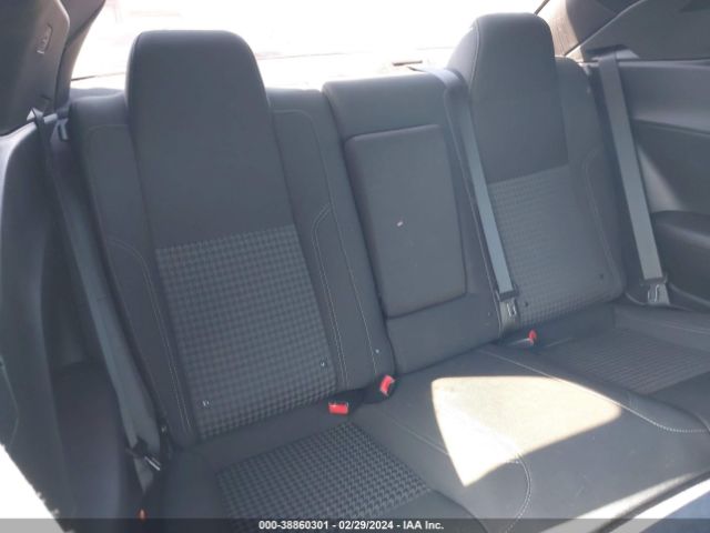2C3CDZAG7JH287002 Dodge Challenger Sxt