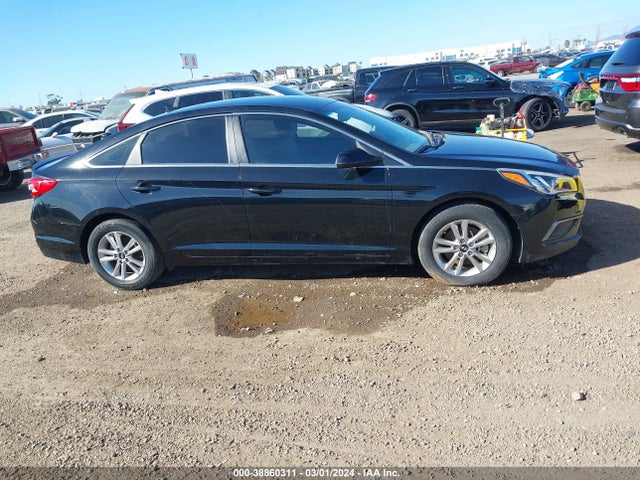 Hyundai SONATA SE 2017 5NPE24AF6HH437817 Image 12