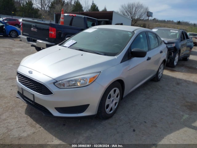 Ford FOCUS S 2018 1FADP3E27JL269188 Image 2
