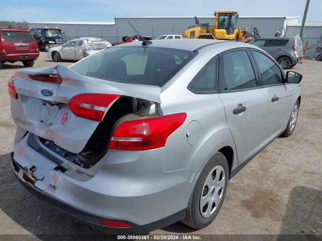 Ford FOCUS S 2018 1FADP3E27JL269188 Image 4