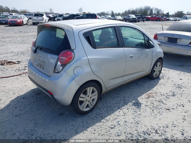 Chevrolet Spark 1lt Cvt 2015 KL8CD6S9XFC790519 Image 4