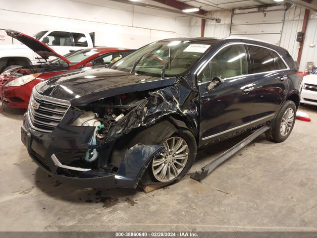 Cadillac XT5 LUXURY 2017 1GYKNDRS4HZ138065 Image 2