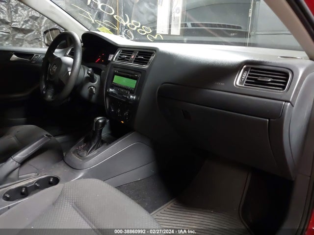 3VW2K7AJ0EM424492 Volkswagen Jetta 2.0l S