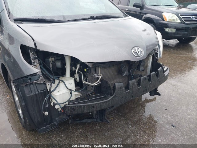 Toyota Sienna Le 8 Passenger 2017 5TDKZ3DC3HS776264 Image 18