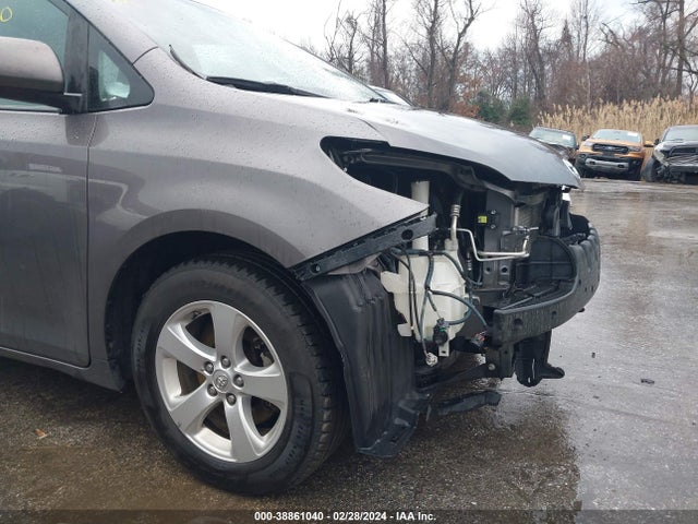 Toyota Sienna Le 8 Passenger 2017 5TDKZ3DC3HS776264 Image 19