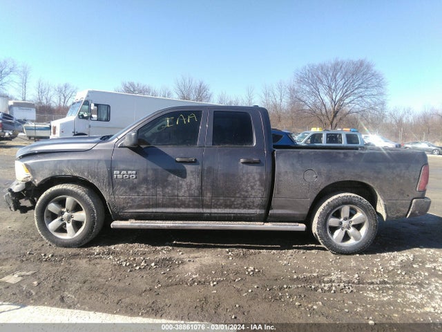 RAM 1500 Express Quad Cab 4x4 6'4 Box 2018 1C6RR7FGXJS326914 Image 14
