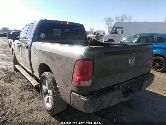 RAM 1500 Express Quad Cab 4x4 6'4 Box 2018 1C6RR7FGXJS326914 Image 3
