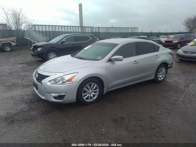 Nissan Altima 2.5 S 2015 1N4AL3AP0FC434893 Image 2