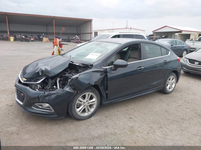 Chevrolet Cruze Lt Auto 2018 3G1BE6SM1JS631923 Image 2