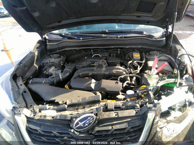 Subaru Forester 2.5i Limited 2017 JF2SJARC0HH537832 Image 10