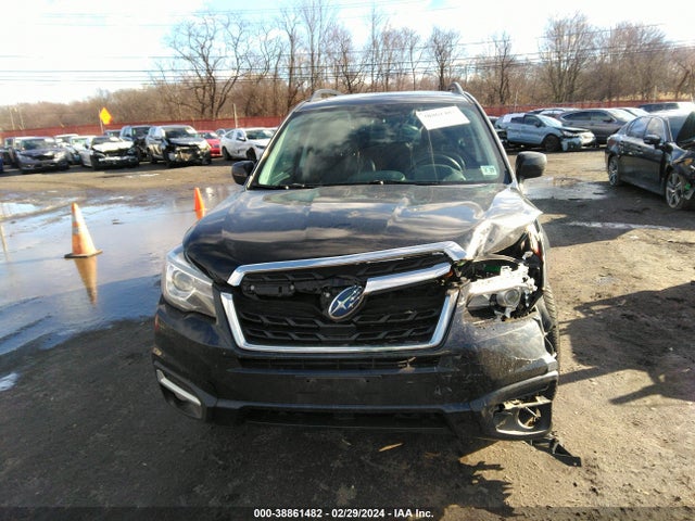 Subaru Forester 2.5i Limited 2017 JF2SJARC0HH537832 Image 12
