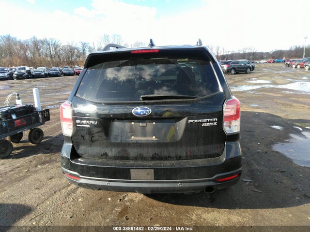 Subaru Forester 2.5i Limited 2017 JF2SJARC0HH537832 Image 16
