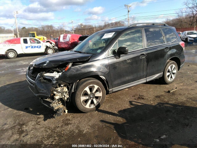 Subaru Forester 2.5i Limited 2017 JF2SJARC0HH537832 Image 2