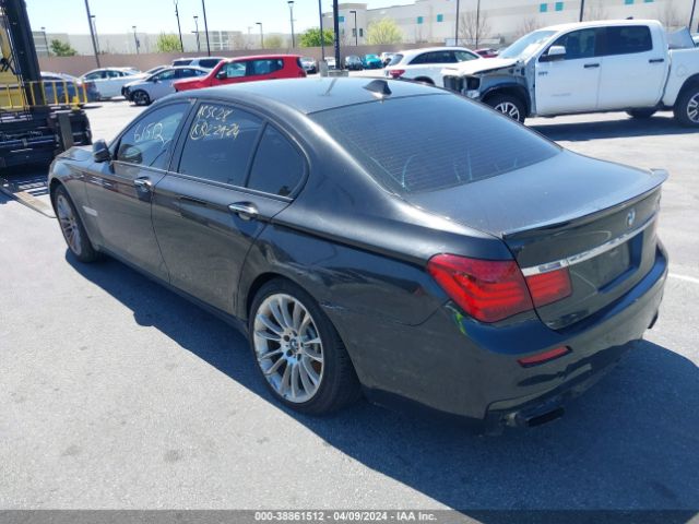 2013 BMW 740I WBAYA6C5XDD143592 Photo 2