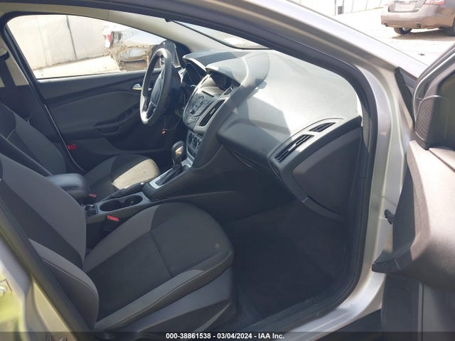 Ford FOCUS SE 2014 1FADP3F28EL353539 Image 5