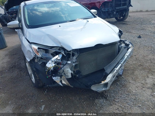Ford FOCUS SE 2014 1FADP3F28EL353539 Image 6