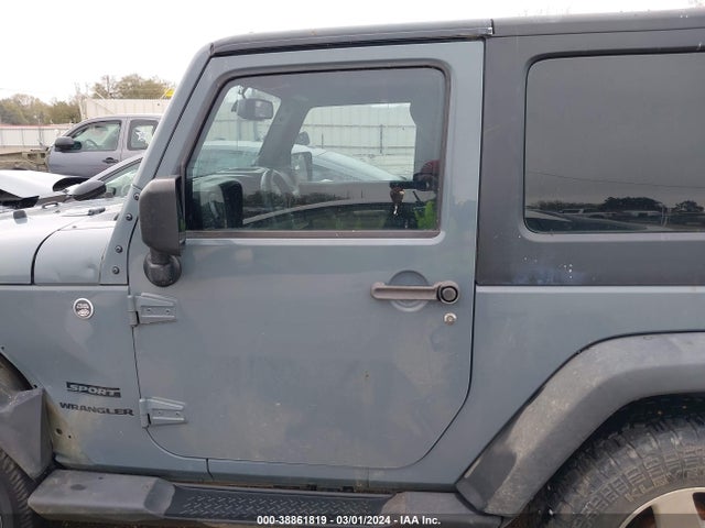 1C4AJWAG4EL305457 Jeep Wrangler Sport