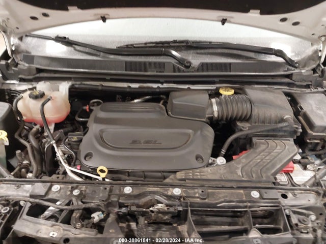 2C4RC1CG3MR558367 Chrysler Voyager Lx