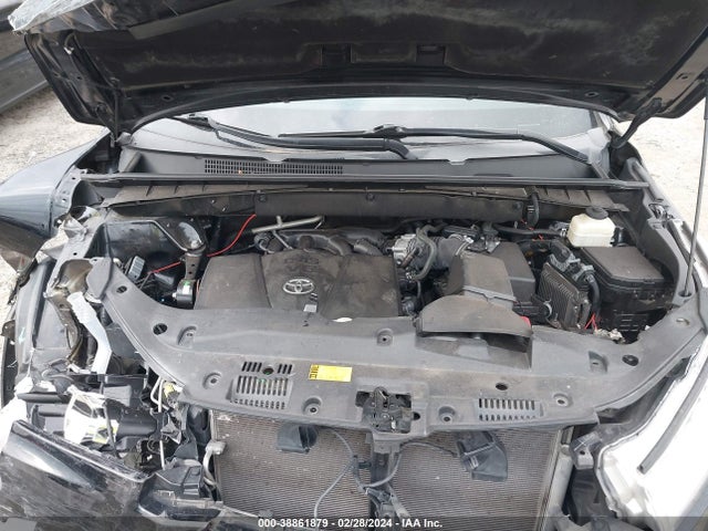 Toyota Highlander Le 2018 5TDZZRFH8JS275922 Image 10