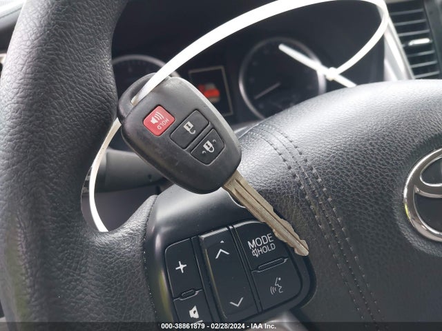 Toyota Highlander Le 2018 5TDZZRFH8JS275922 Image 11