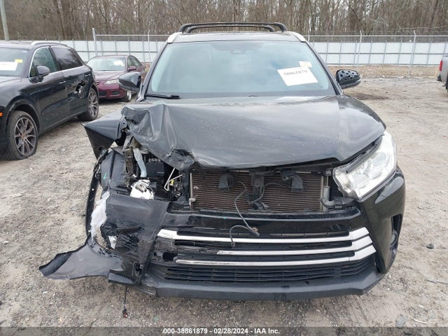 Toyota Highlander Le 2018 5TDZZRFH8JS275922 Image 13