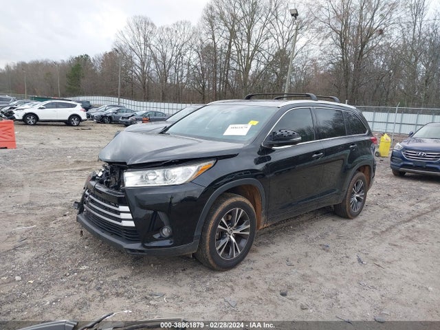 Toyota Highlander Le 2018 5TDZZRFH8JS275922 Image 2