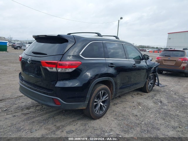 Toyota Highlander Le 2018 5TDZZRFH8JS275922 Image 4