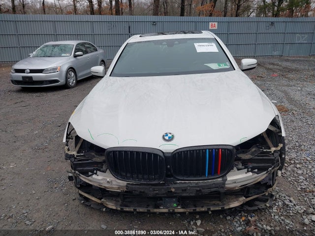 WBA7F2C58GG418398 BMW 750i Xdrive