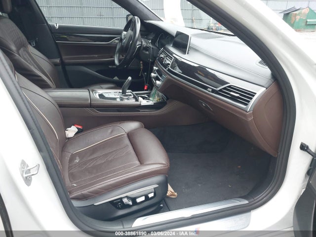 WBA7F2C58GG418398 BMW 750i Xdrive
