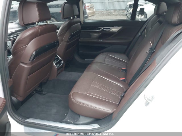 WBA7F2C58GG418398 BMW 750i Xdrive