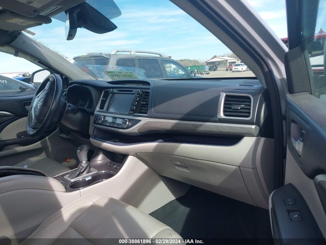 Toyota Highlander Limited 2017 5TDDZRFH8HS404181 Image 5
