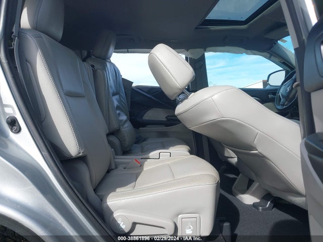 Toyota Highlander Limited 2017 5TDDZRFH8HS404181 Image 8