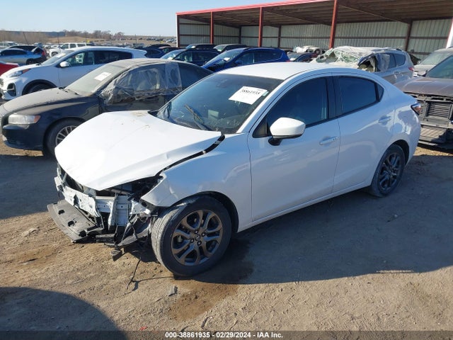 Toyota YARIS LE 2019 3MYDLBYV8KY525953 Image 2