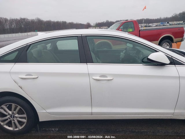 Hyundai SONATA SE 2016 5NPE24AF3GH355624 Image 13