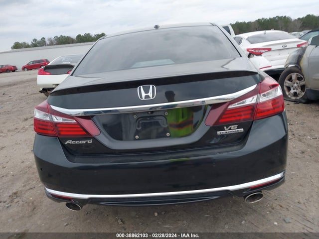 Honda Accord Touring 2016 1HGCR3F99GA012518 Image 16