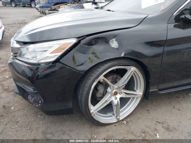 Honda Accord Touring 2016 1HGCR3F99GA012518 Image 17