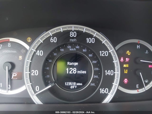 Honda Accord Touring 2016 1HGCR3F99GA012518 Image 7
