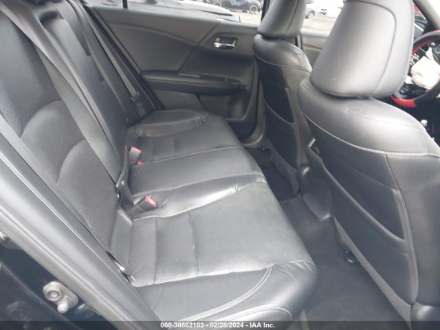 Honda Accord Touring 2016 1HGCR3F99GA012518 Image 8