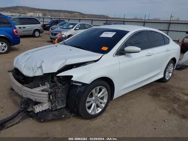 Chrysler 200 Limited 2015 1C3CCCABXFN690622 Image 2
