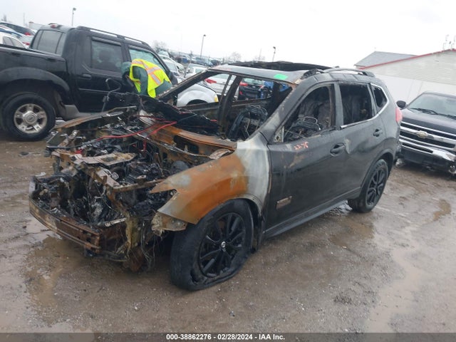 Nissan ROGUE SV 2017 5N1AT2MV4HC764095 Image 2